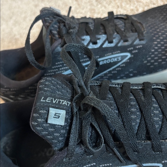 Brooks Levitate 5